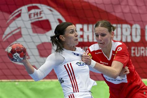 A FIBA EuroKupa logója és a versenyt bemutató grafika