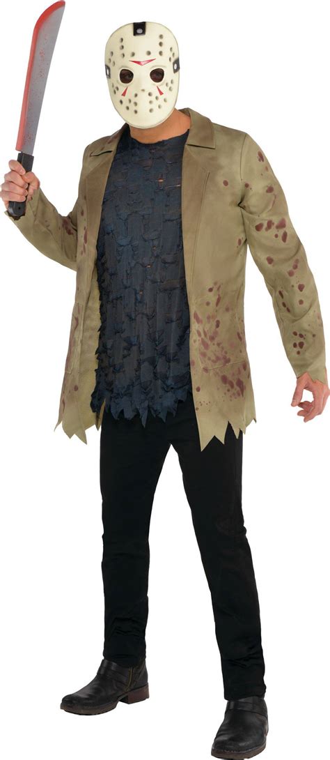 Emberek Jason Voorhees maszkkal Halloween partin