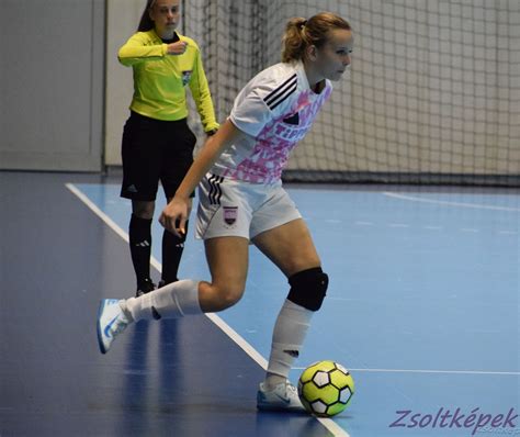 Astra női futsal csapat ünneplés bajnoki címnél