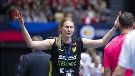 Bojana Popovics, a montenegrói kézilabda ikonja és edzője