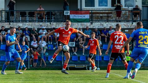 Uruguayi labdarúgó-stadion és csapatok összecsapása